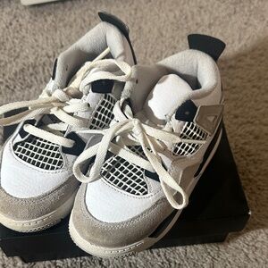 Jordan toddler White and Black Sneakers
